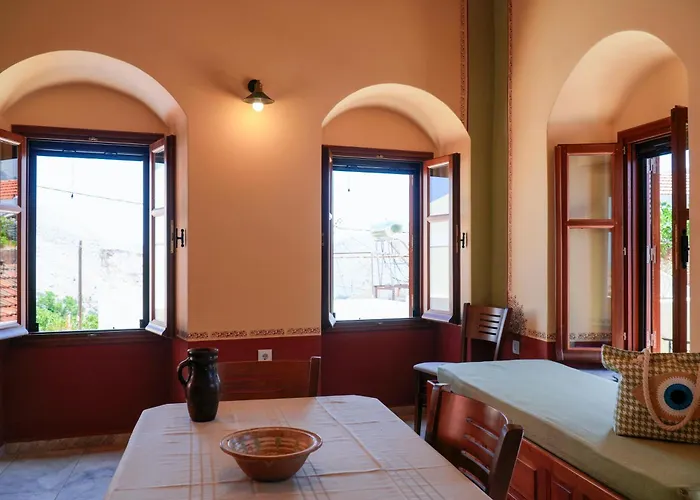 Uptown Indigo Apartment *